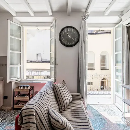Apartment Orange - The House Of Travelers