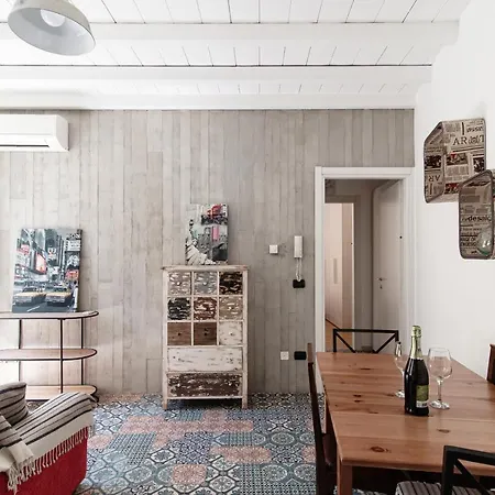 Orange - The House Of Travelers Apartment *