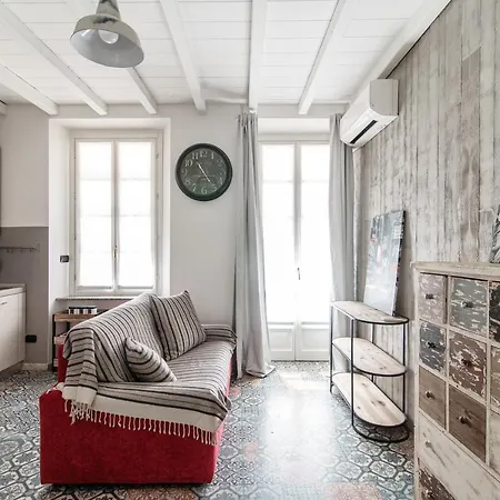 Apartment Orange - The House Of Travelers Como